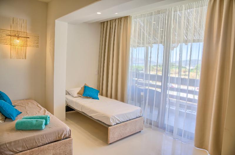جناح جونيور مزوَّد بحمام سباحة, Alia Luxury Suites And Spa