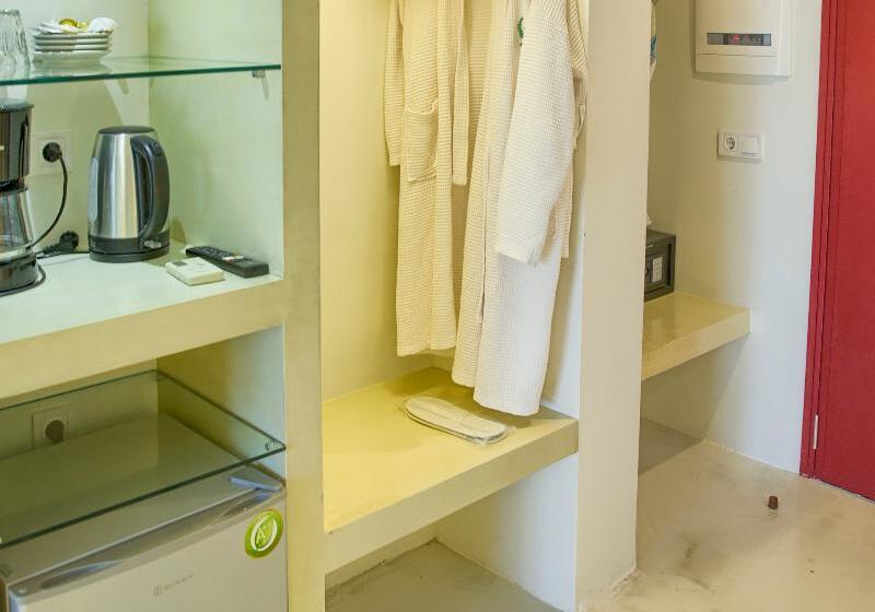 جناح جونيور مزوَّد بحمام سباحة, Alia Luxury Suites And Spa