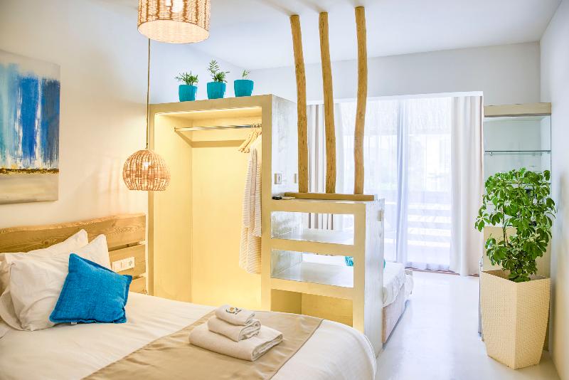 سوئیت جونیور با استخر, Alia Luxury Suites And Spa