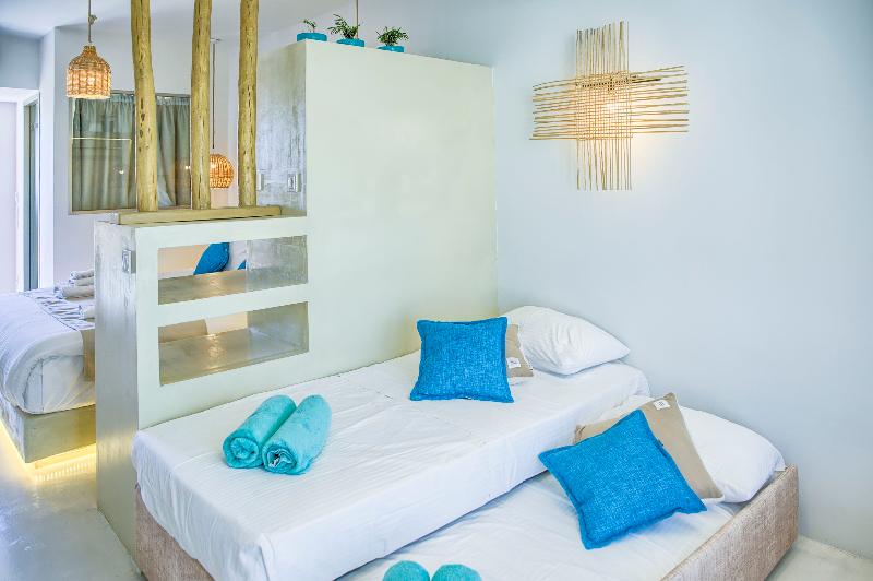 سوئیت جونیور با استخر, Alia Luxury Suites And Spa