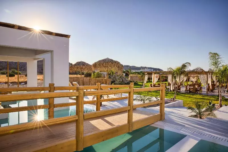 سوییت با استخر, Alia Luxury Suites And Spa
