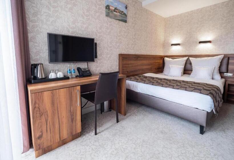 Standard-huone, Miodowa