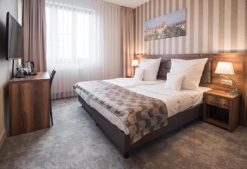 Premium-huone, Miodowa