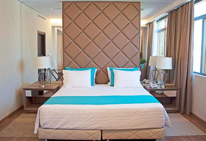 سوییت اجرایی, Awa Resort