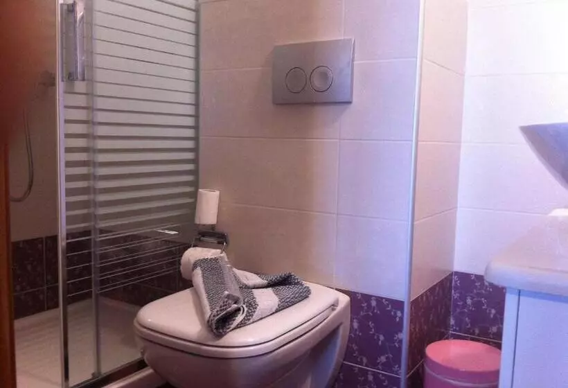 景色の見えるスタンダード４人部屋, Elektra Hotel