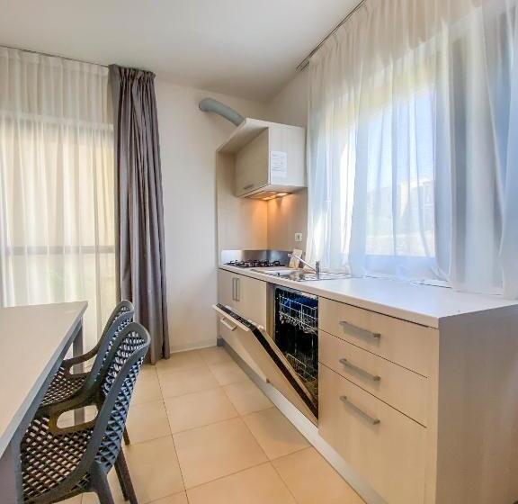 Апартаменты 2 Спальни, Belvedere Village