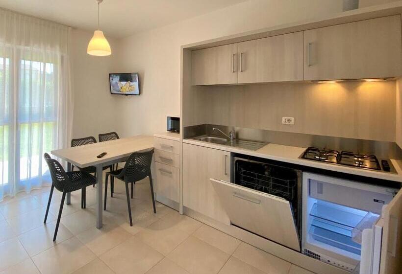 침실 2개 아파트, Belvedere Village