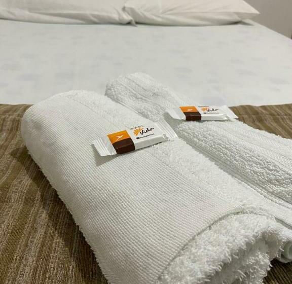 标准三人间, Center 1