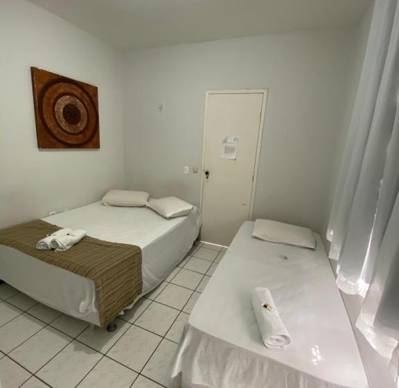 标准三人间, Center 1