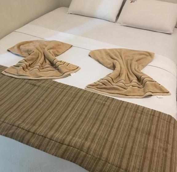 标准间带双人床, Center 1