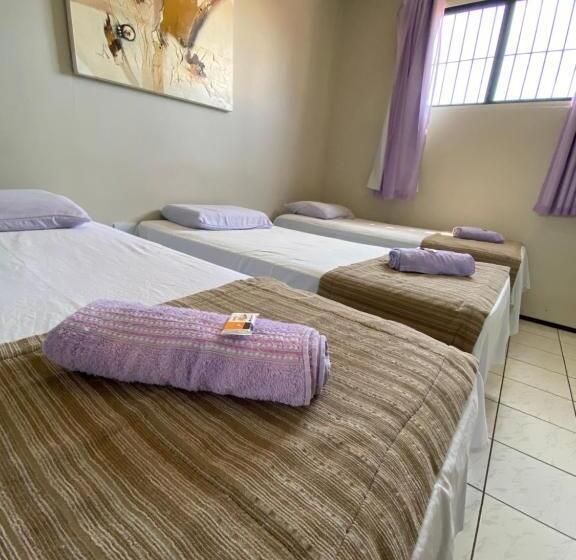 标准三人间, Center 1