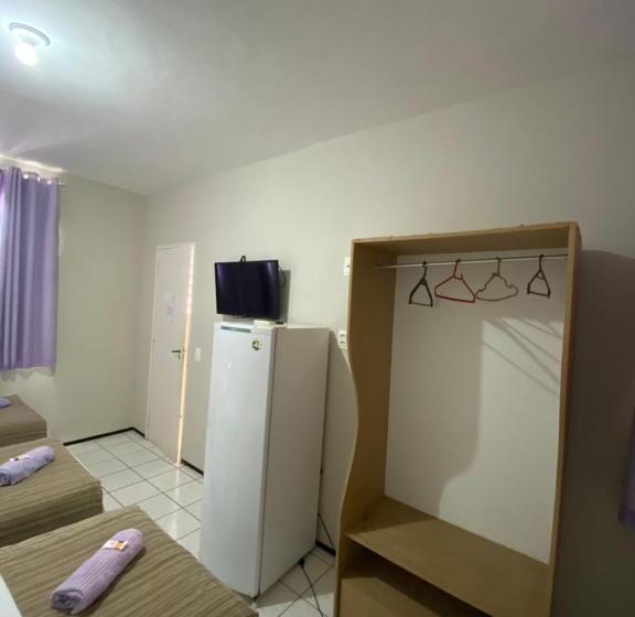 标准三人间, Center 1