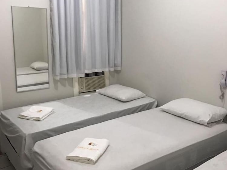 标准三人间, Center 1