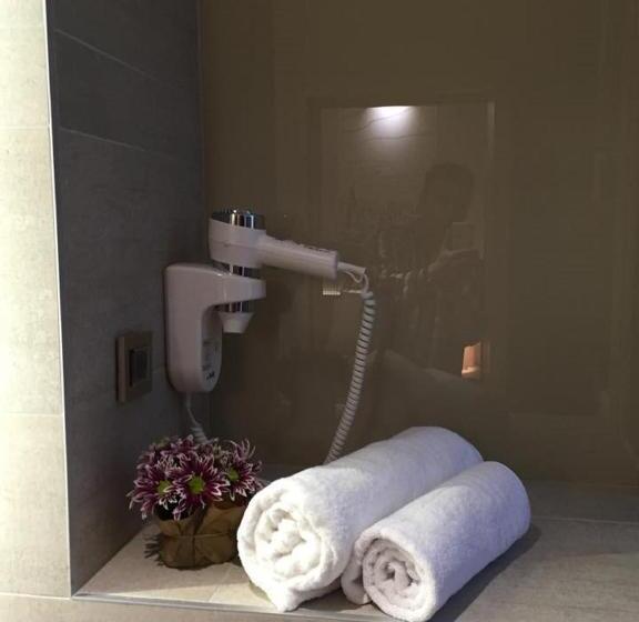 اتاق استاندارد, Cosmopolit