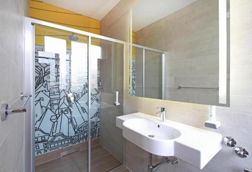 اتاق استاندارد, Cosmopolit