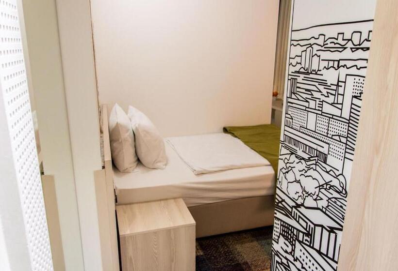 اتاق اکونومی, Cosmopolit