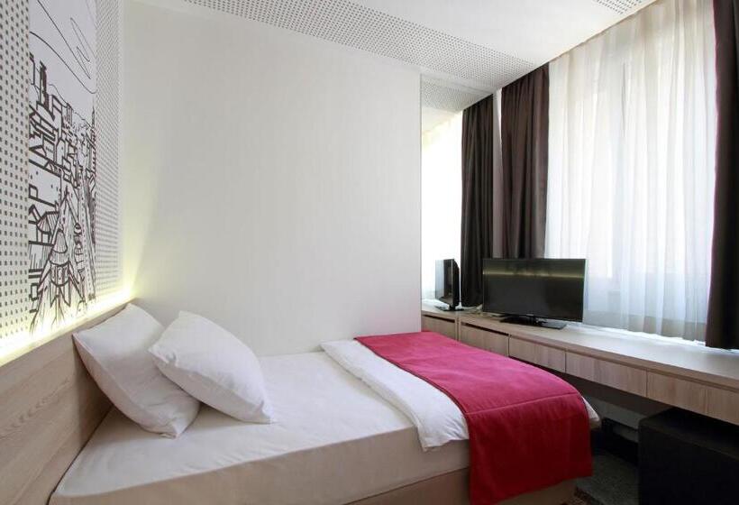 اتاق اکونومی, Cosmopolit