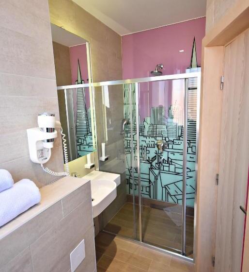 اتاق استاندارد, Cosmopolit