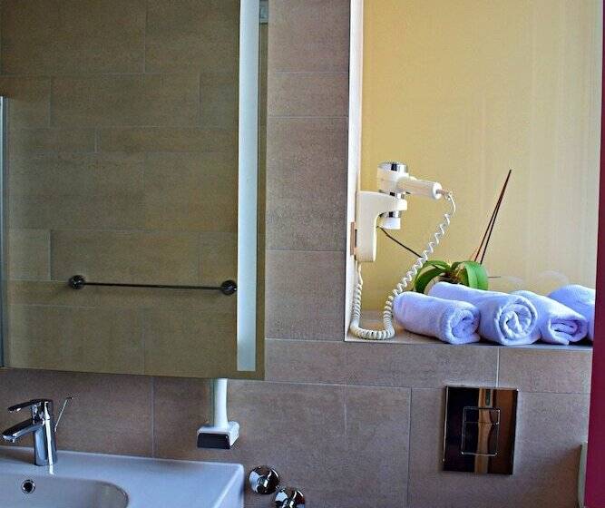 اتاق استاندارد با چشمانداز شهر, Cosmopolit