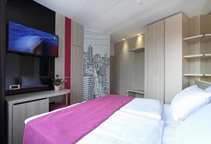 اتاق استاندارد با چشمانداز شهر, Cosmopolit