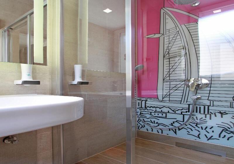 اتاق استاندارد یک نفره, Cosmopolit