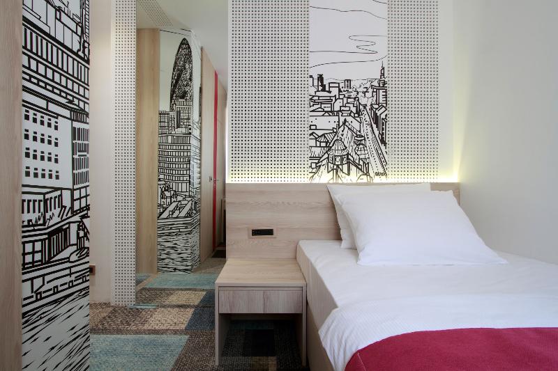 اتاق اکونومی, Cosmopolit