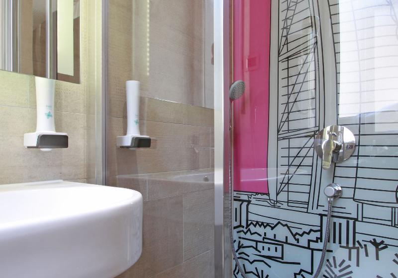 اتاق اکونومی, Cosmopolit