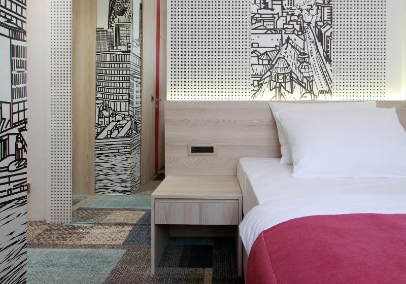 اتاق اکونومی, Cosmopolit