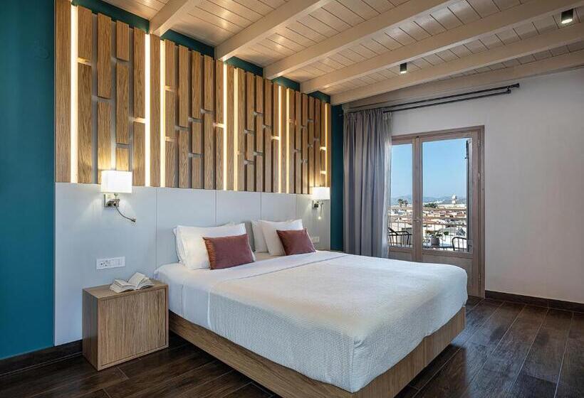 高级大房间, Elia Bettolo