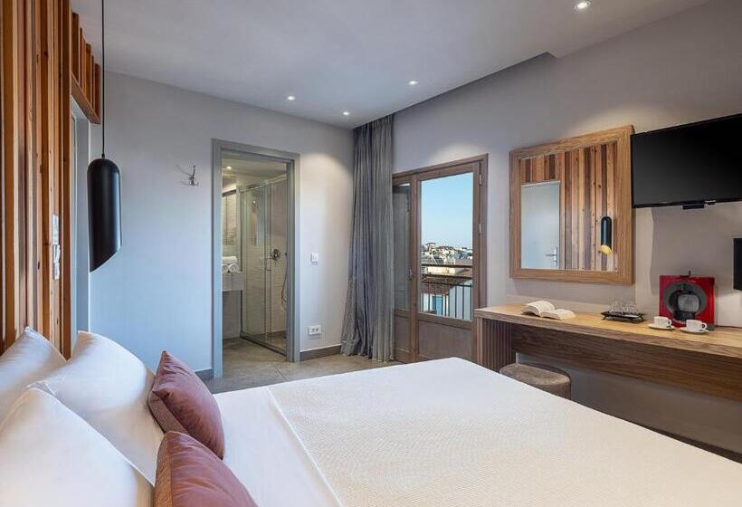 古典房间, Elia Bettolo