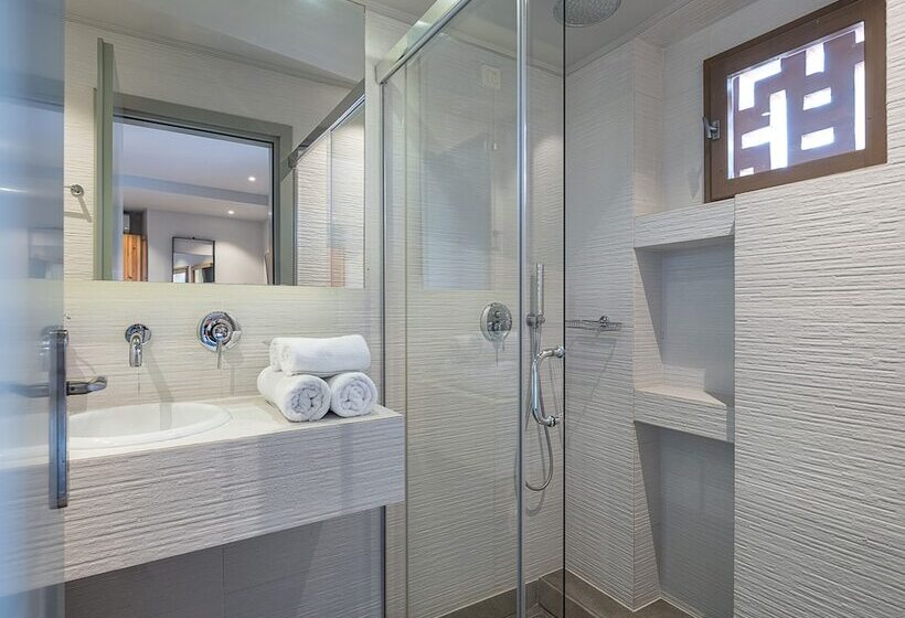 古典房间, Elia Bettolo