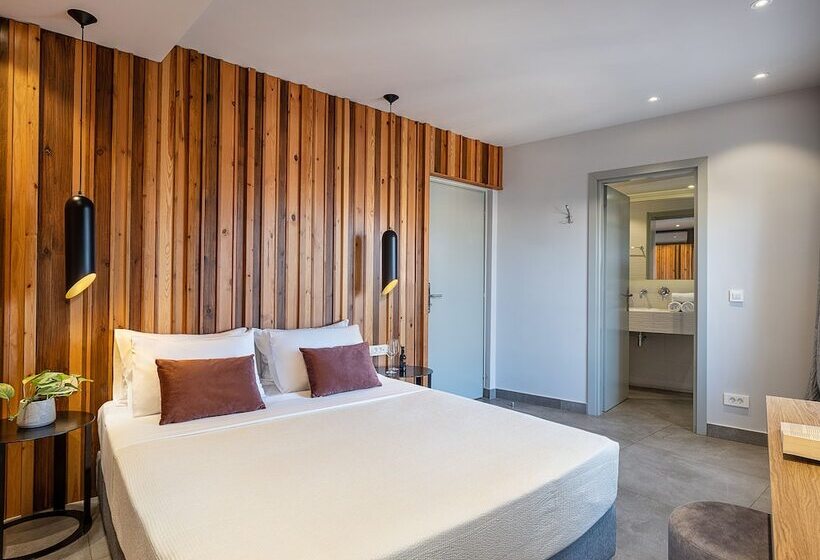 古典房间, Elia Bettolo