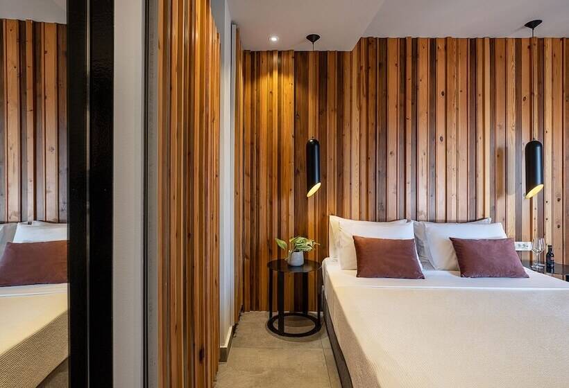 古典房间, Elia Bettolo