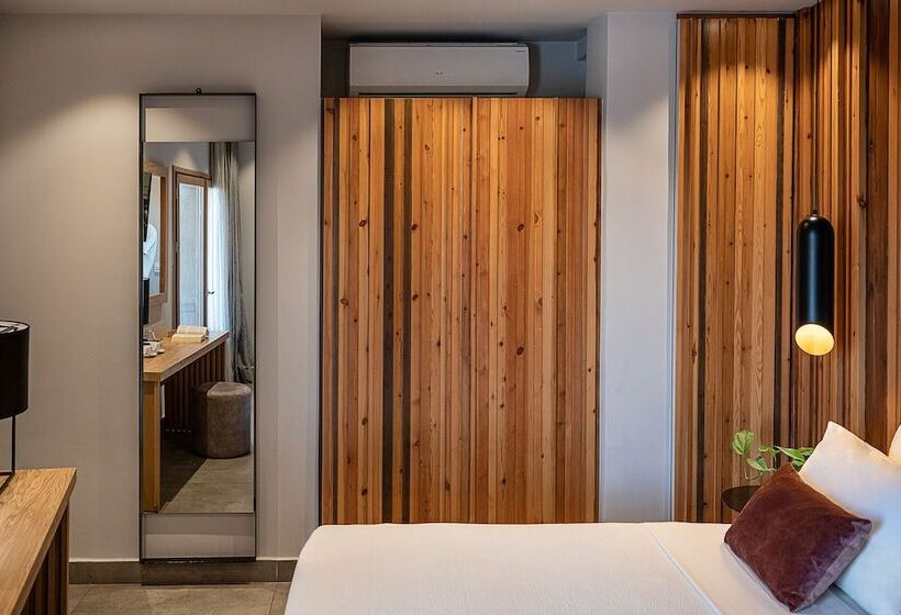 古典房间, Elia Bettolo