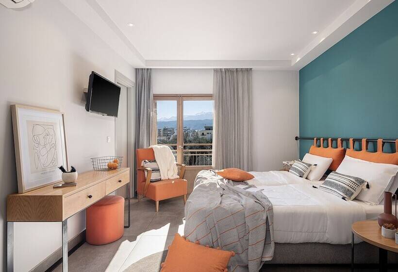 高级大房间, Elia Bettolo