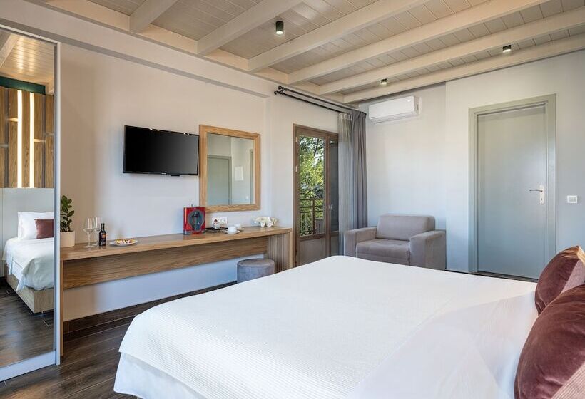 高级大房间, Elia Bettolo