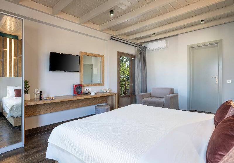 高级大房间, Elia Bettolo