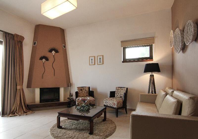 套房, Elia Bettolo