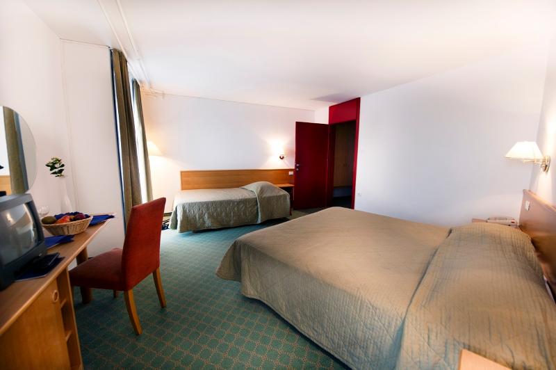 스위트, Embassy Suites Saratoga Springs