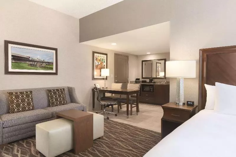 プレミアムスイート, Embassy Suites Saratoga Springs