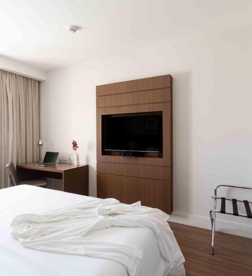 Номер Deluxe, Golden Tulip Sao Jose Dos Campos