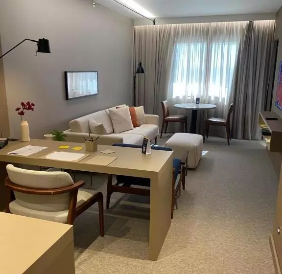 キングサイズベッドのスイートルーム, Golden Tulip Sao Jose Dos Campos