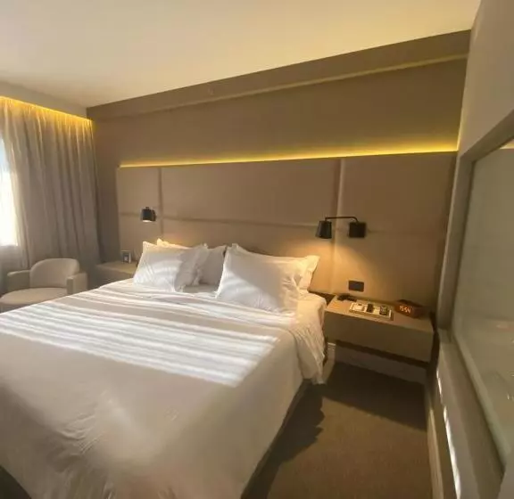 キングサイズベッドのスイートルーム, Golden Tulip Sao Jose Dos Campos