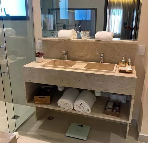 キングサイズベッドのスイートルーム, Golden Tulip Sao Jose Dos Campos