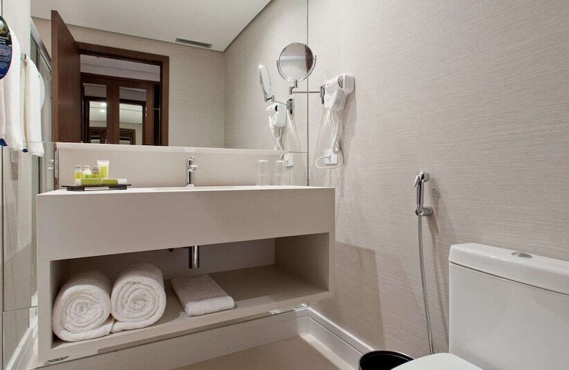 Номер Deluxe, Golden Tulip Sao Jose Dos Campos