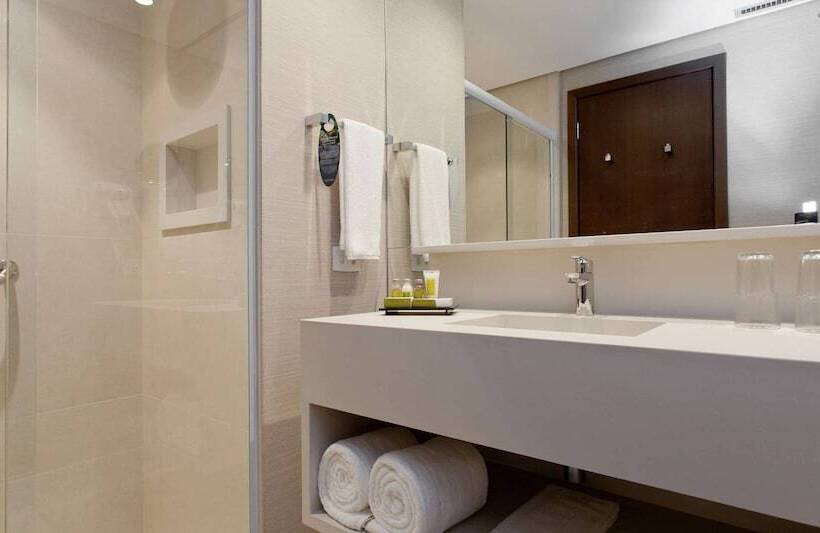 디럭스 룸, Golden Tulip Sao Jose Dos Campos