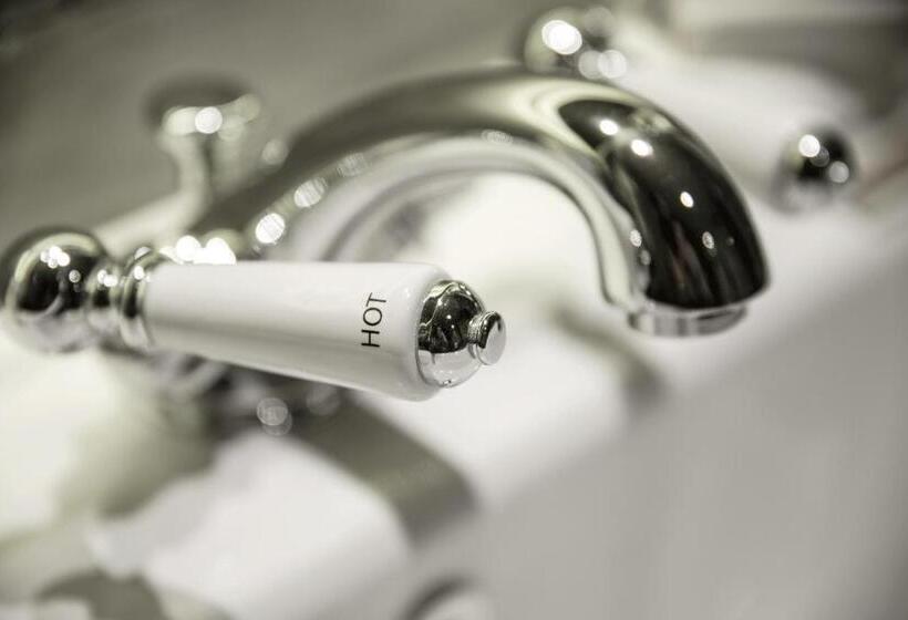 Номер Basic, Gotham