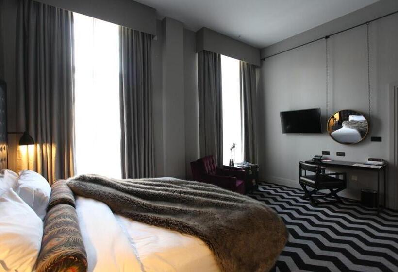 Номер Superior, Gotham