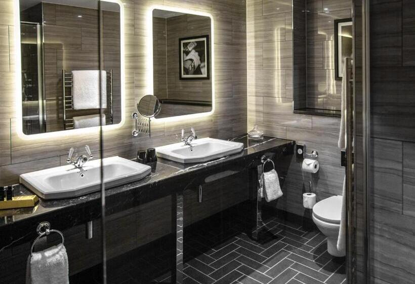 Полулюкс, Gotham