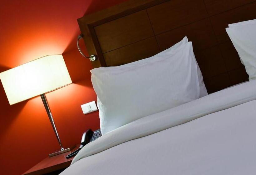 اتاق پرمیوم, Millennium Palestine Ramallah